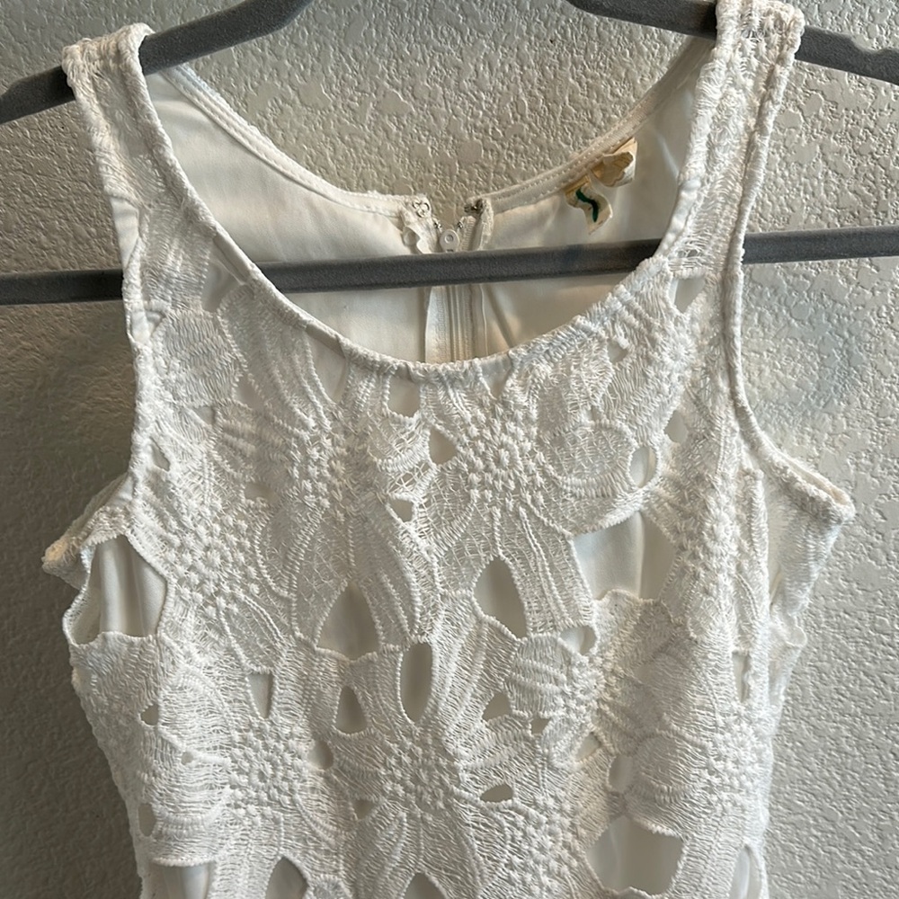 Elegant White Lace Mini Dress - Picture 6 of 7